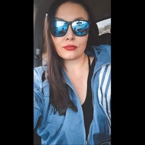 Meet your Posher, Lori